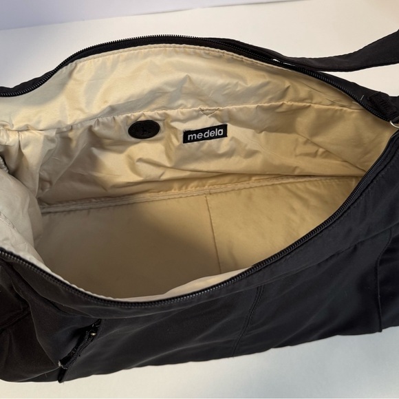 Medela carry bag in good condition - Picture 9 of 14
